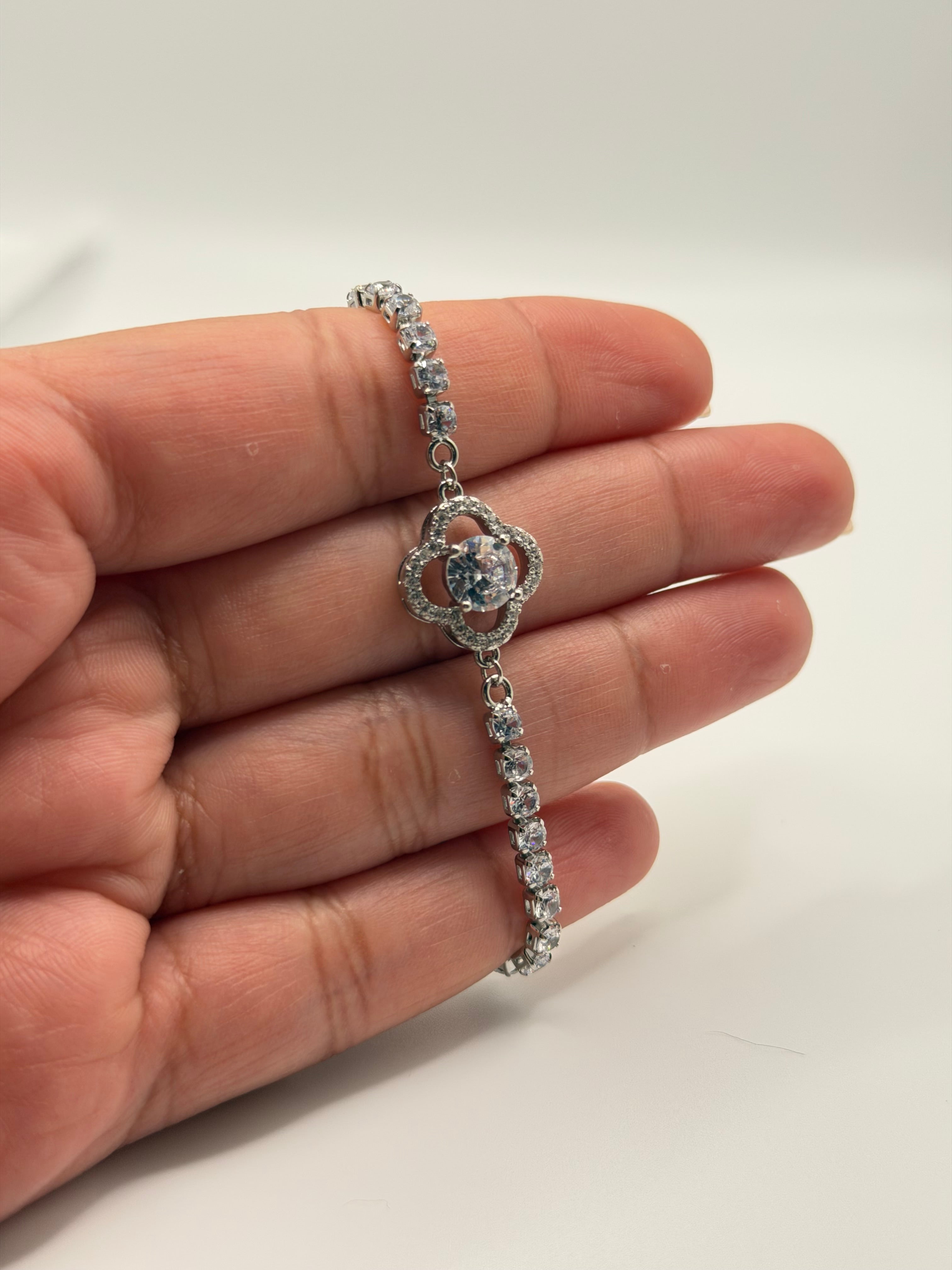 Luxe Clover Tennis Bracelet