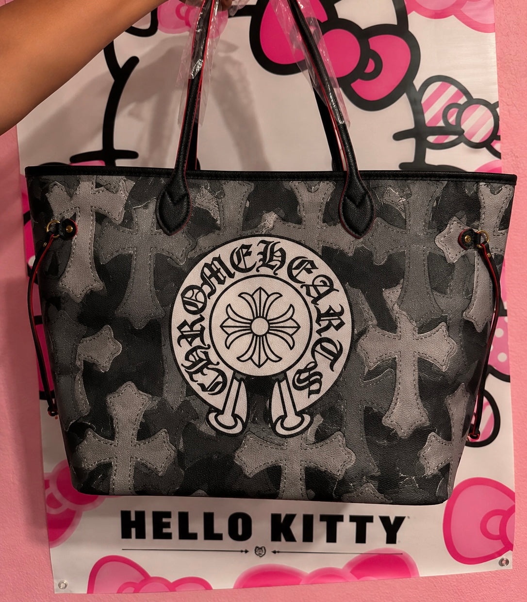 Shadow Cross Tote