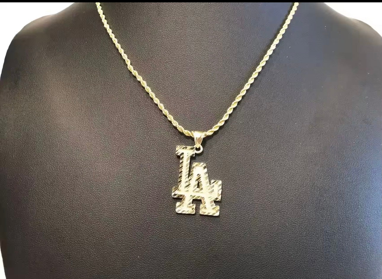 LA Gold Pendant Necklace