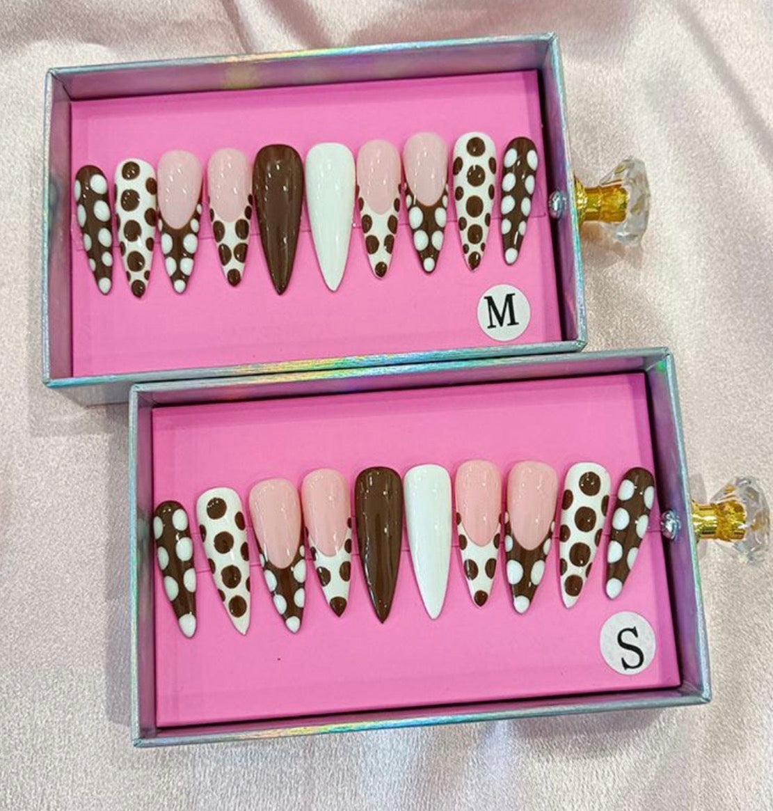 Mocha Dots Press Ons