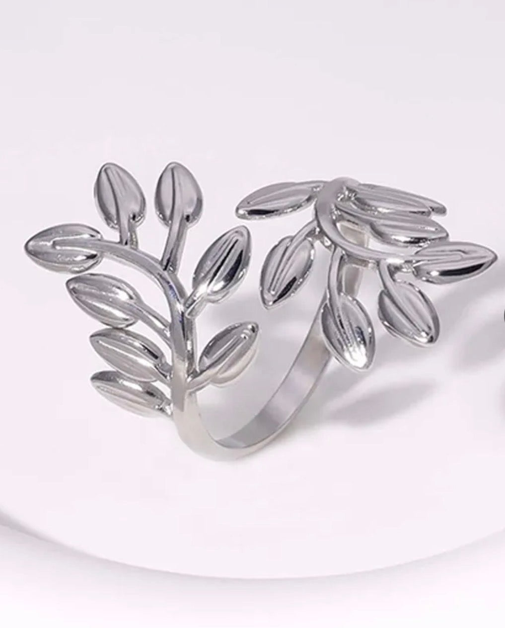 Laurel Ring